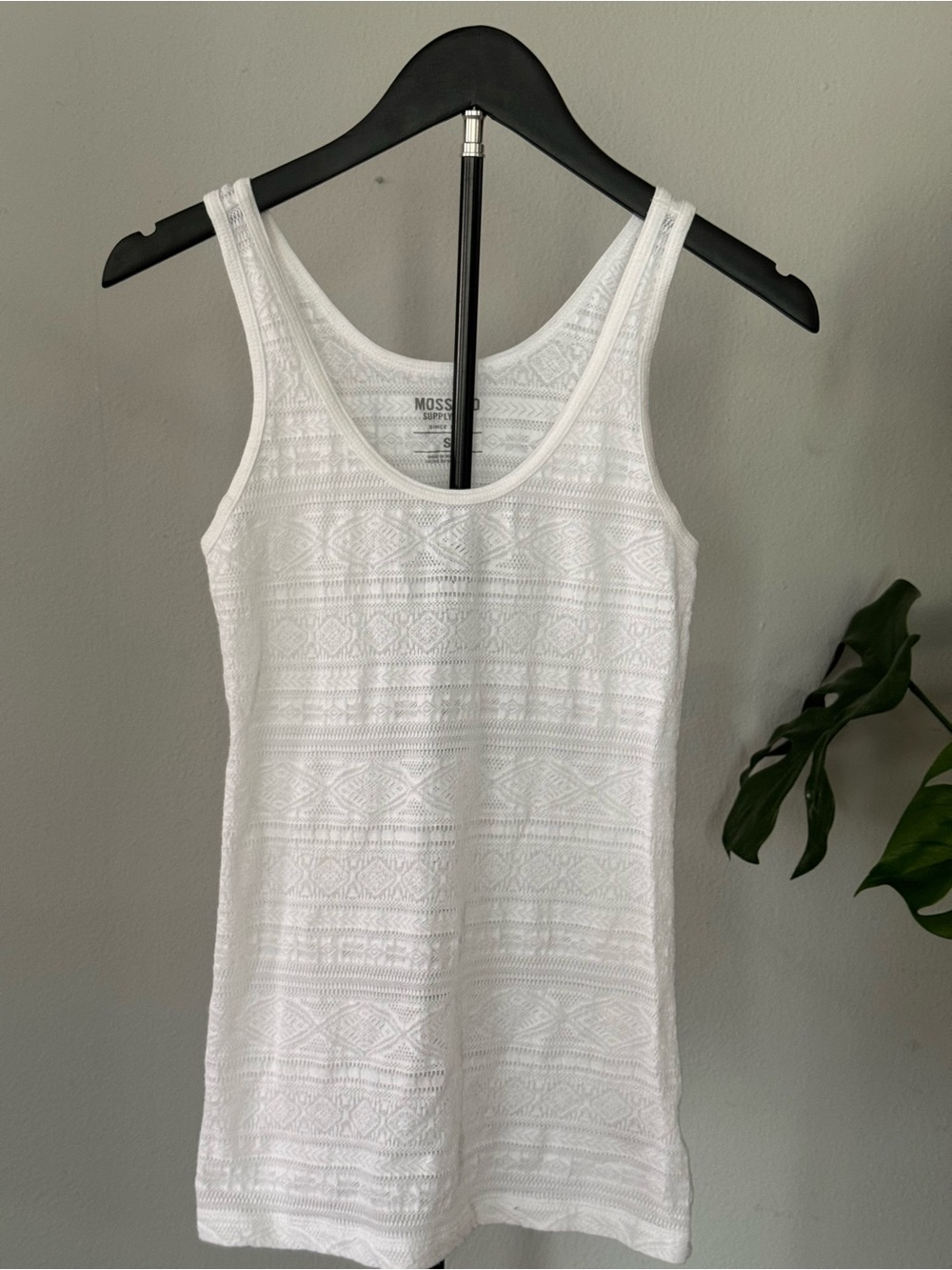 Mossimo Supply Co. White Knit Scoop Neck Tank